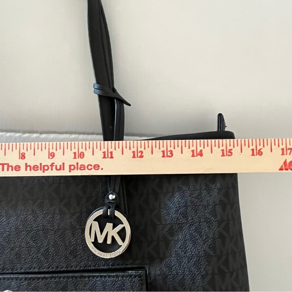NWOT Michael Kors Jet Set Black Gray Monogram Medium Snap Front Pocket Tote - Picture 11 of 16